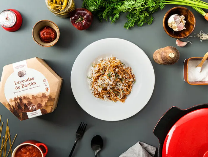 Condimentar y servir