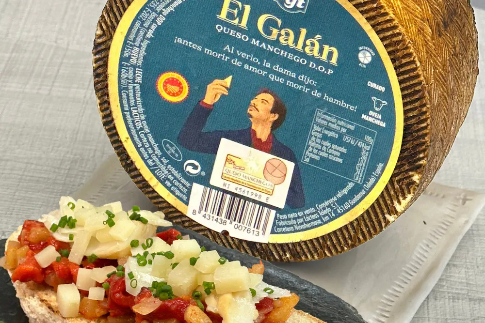 Tosta con tiznao y queso con queso manchego el galan