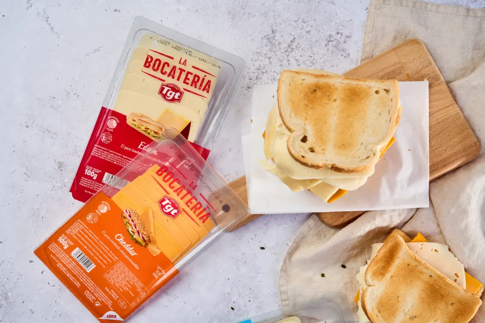 bocadillos de queso cheddar y edam